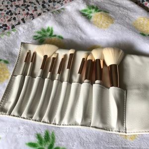 BRAND NEW Makeup Brush Set
